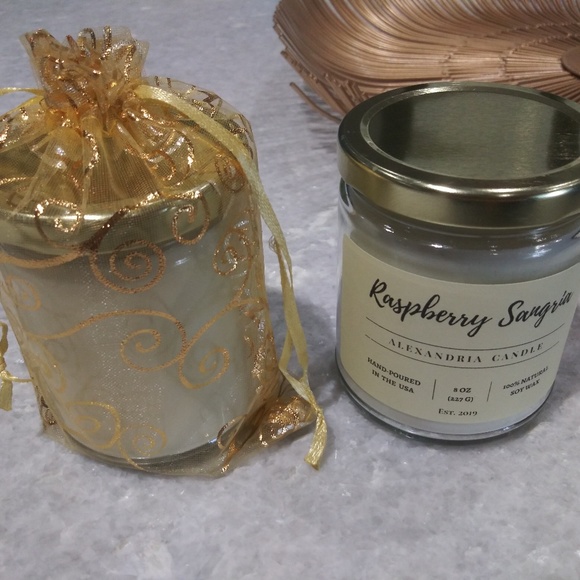 Raspberry Sangria Scented Soy Wax Candle - Picture 3 of 5